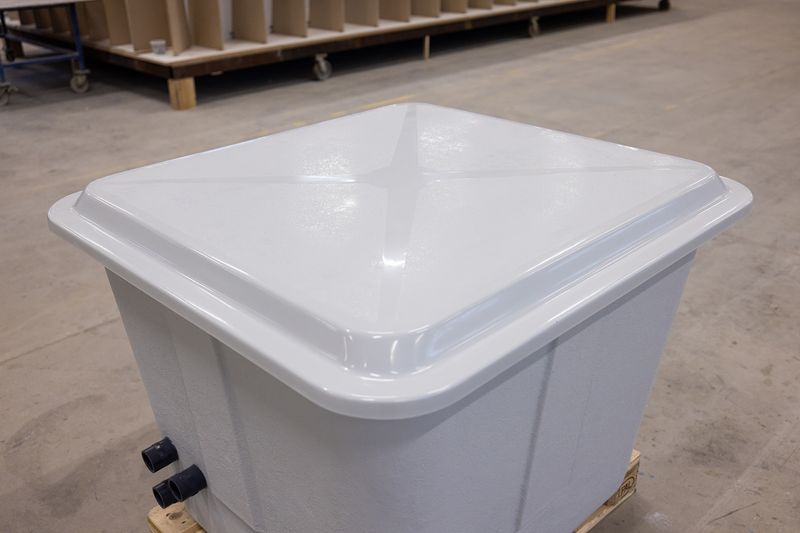 Sandfilter renseanlegg i glassfiberboks til svømmebasseng